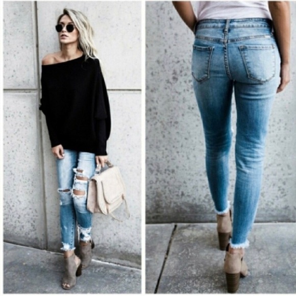 💥RESTOCKING💥 Light Washed Distressed Jeans - Picture 6 of 6